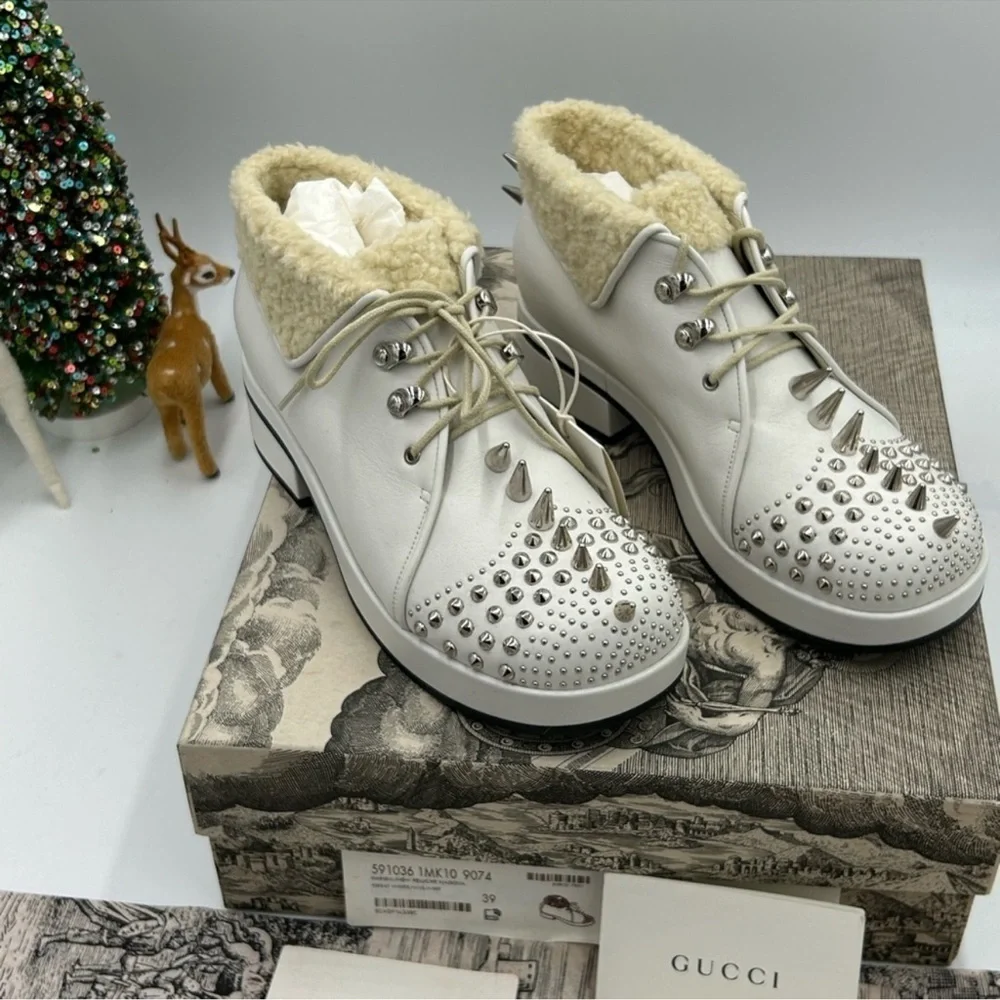 Women’s Gucci spiked Sherling lined ankle boots size 39 made in Italy - Picture 2 of 9